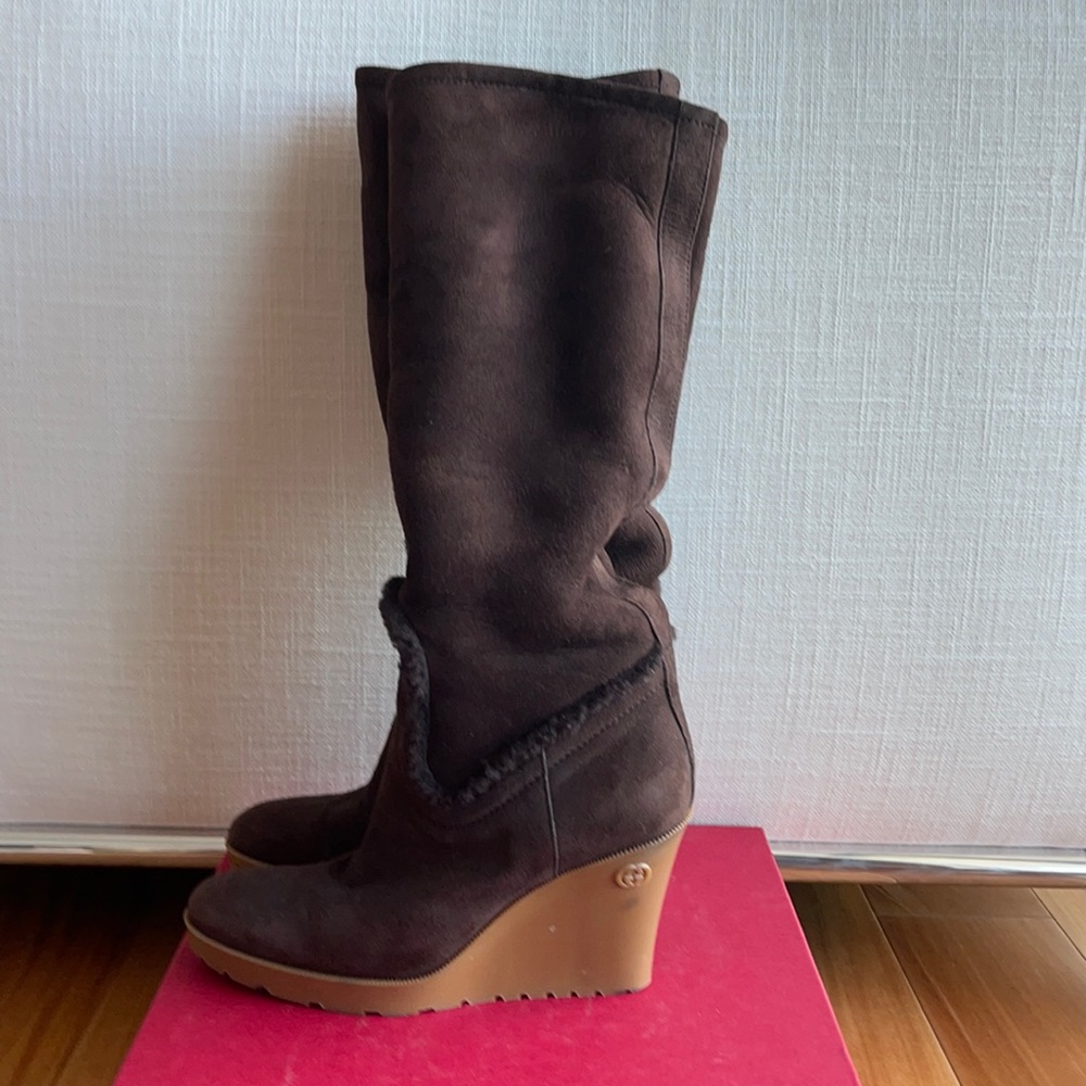 Gucci brown suede boots